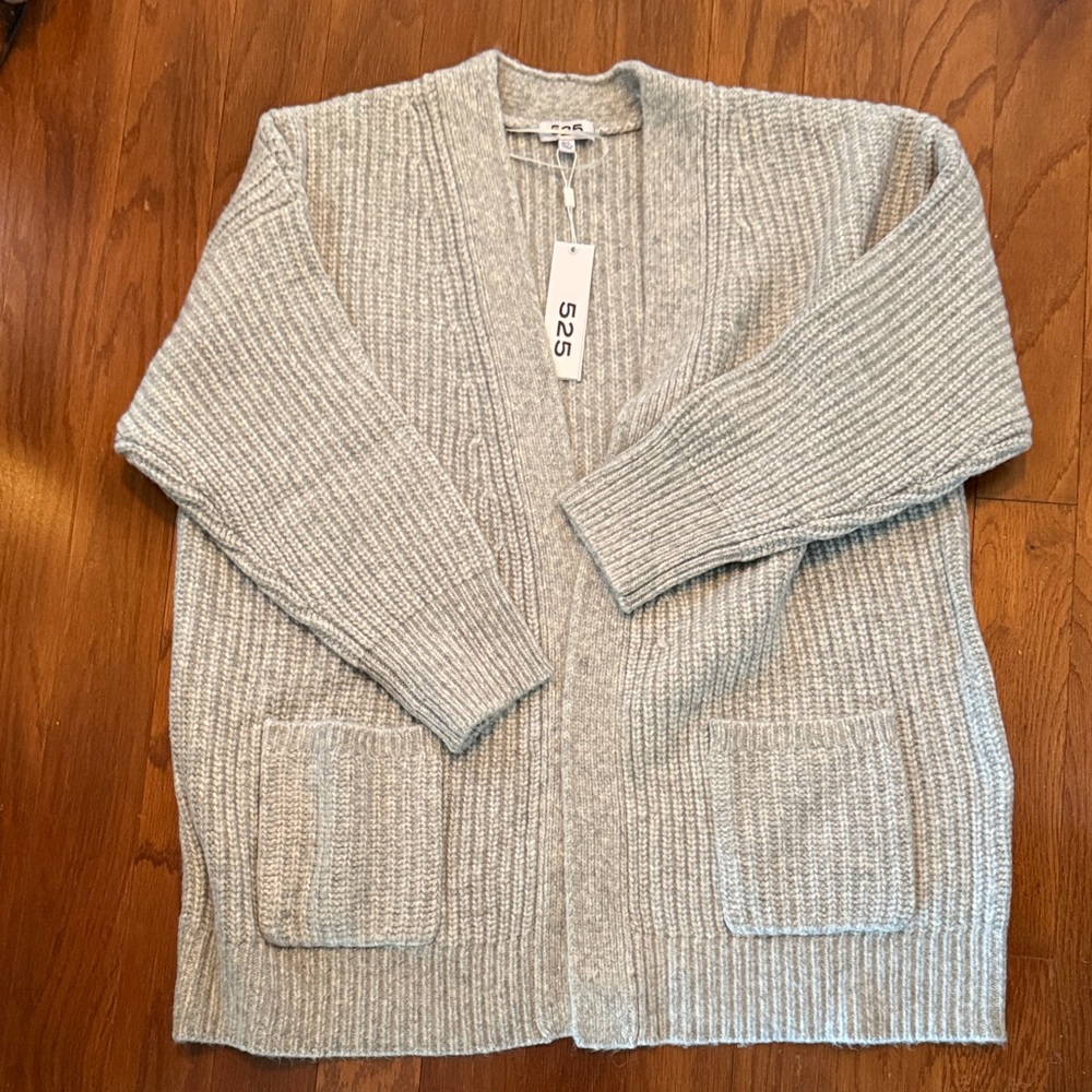 NWT- 525 America Soft Knit Sweater- Size M/L
